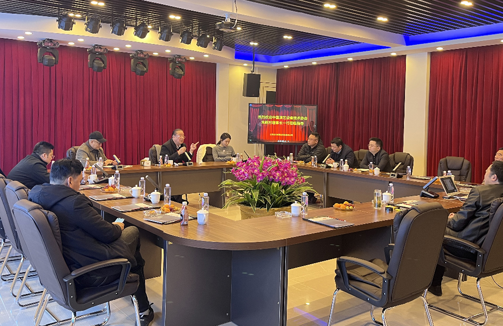 中国演艺设备技术协会领导走访考察泰州舞台机械设备行业企业